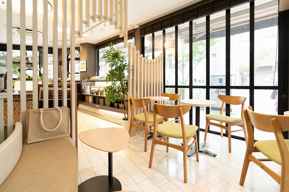 マロニエ 高幡不動駅前店の内観